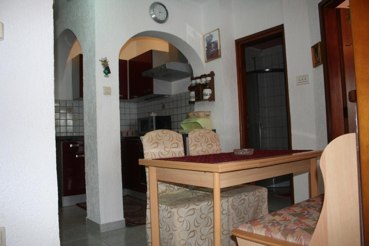 Apartmani Jankov Krk Town Exterior photo